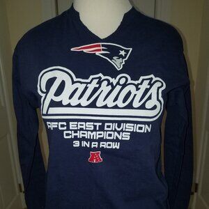NFL Patriots Long sleeve v neck shirt sz Med